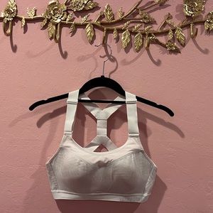 Victoria’s Secret Incredible Max White Sports Bra